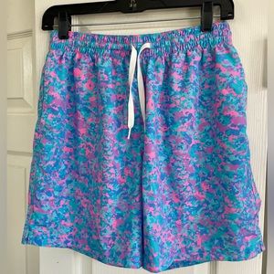 Men’s Chubbies size medium swim trunks